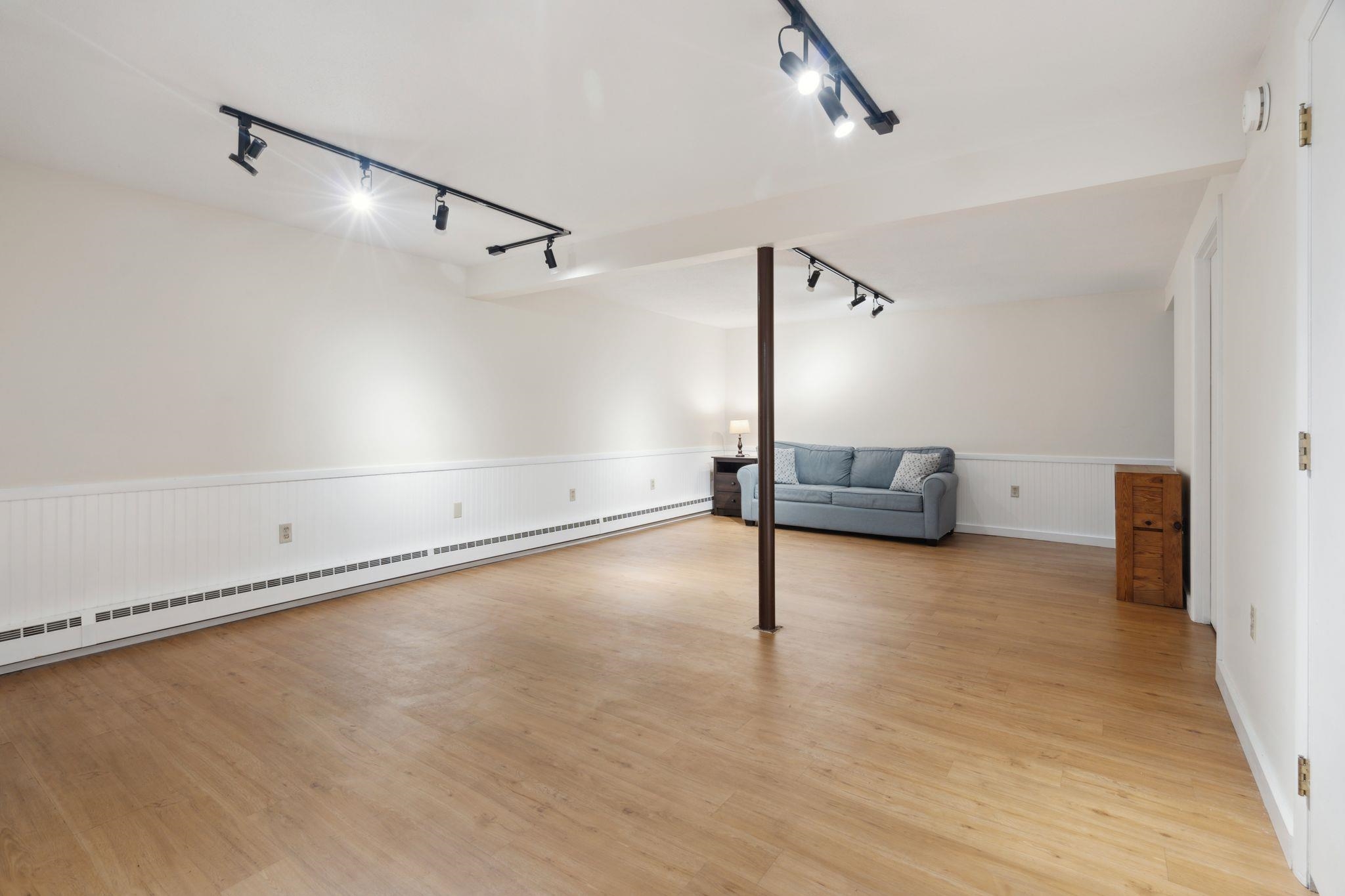 32 Floyd Avenue Unit: 10
