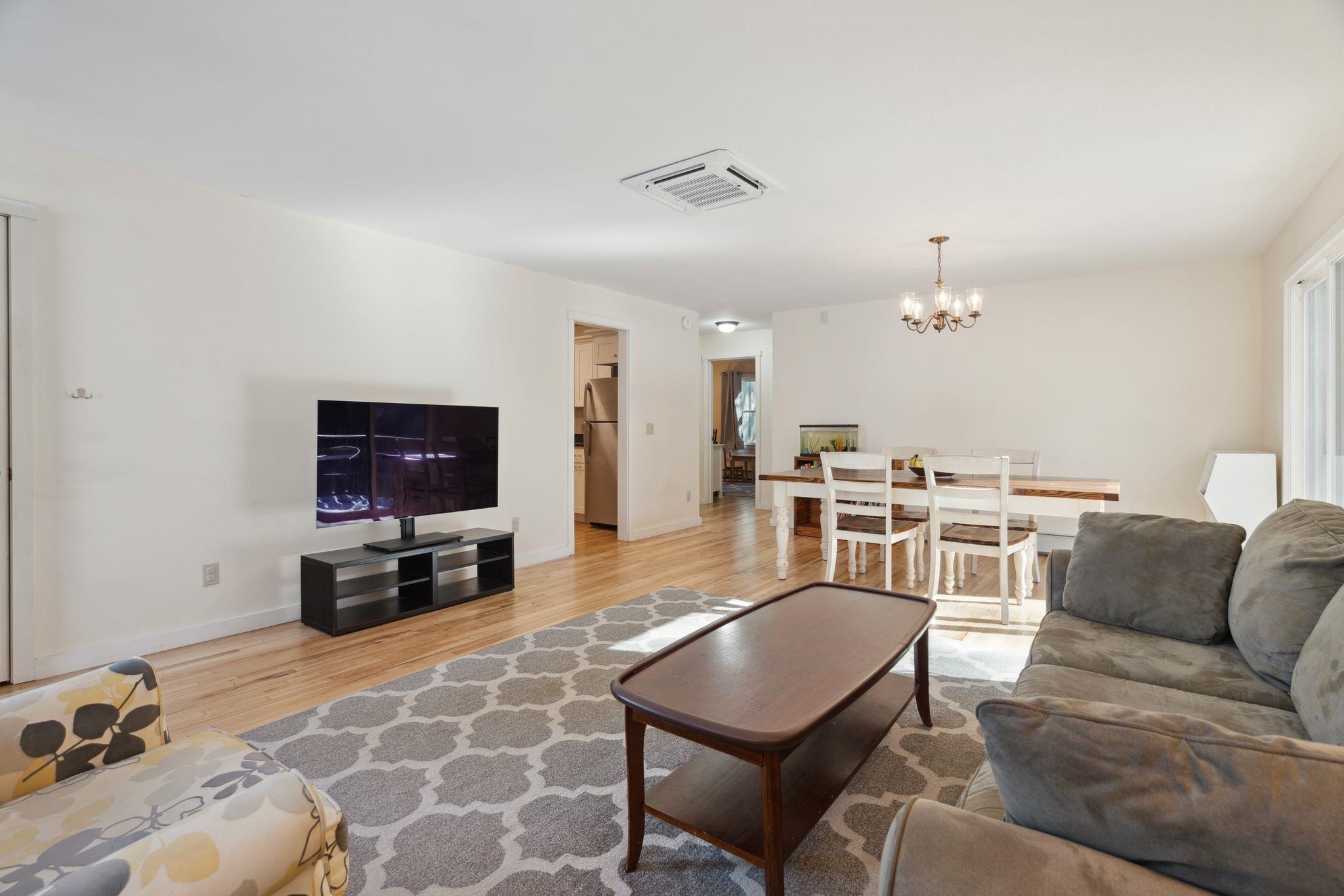 32 Floyd Avenue Unit: 10