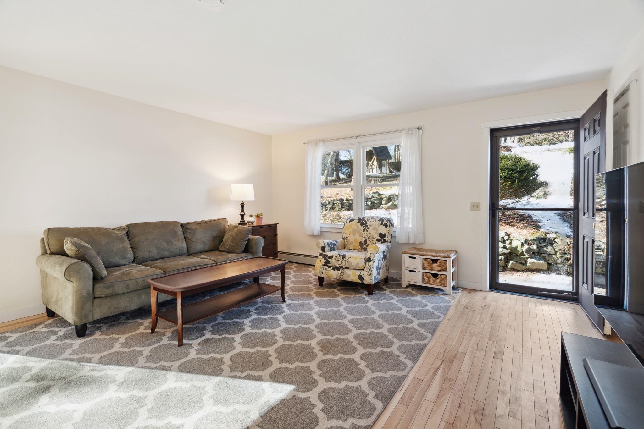 32 Floyd Avenue Unit: 10