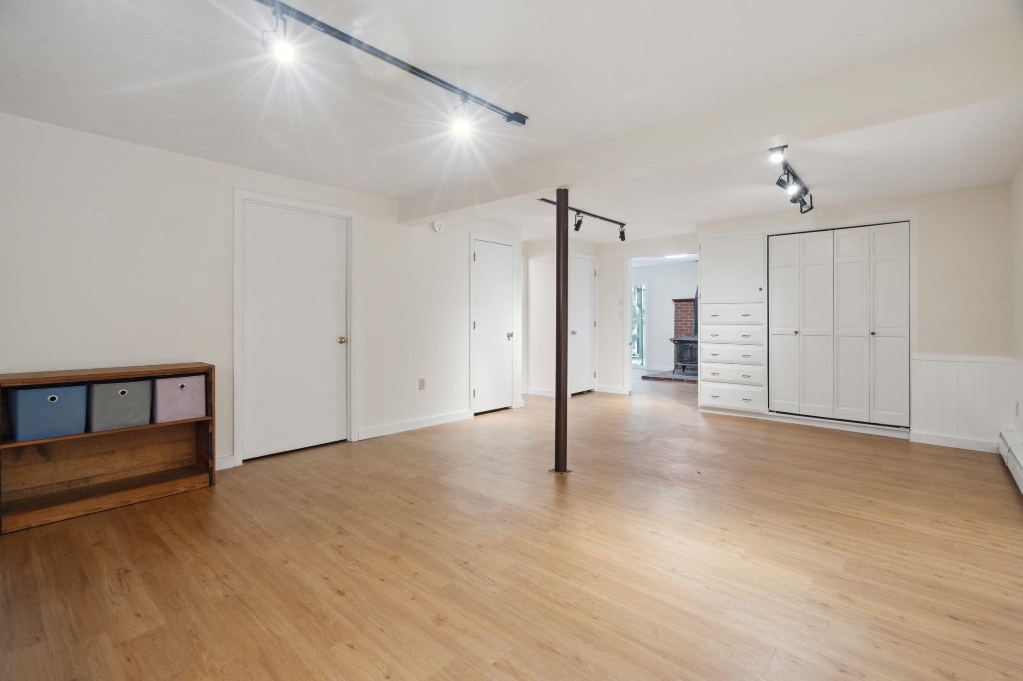 32 Floyd Avenue Unit: 10