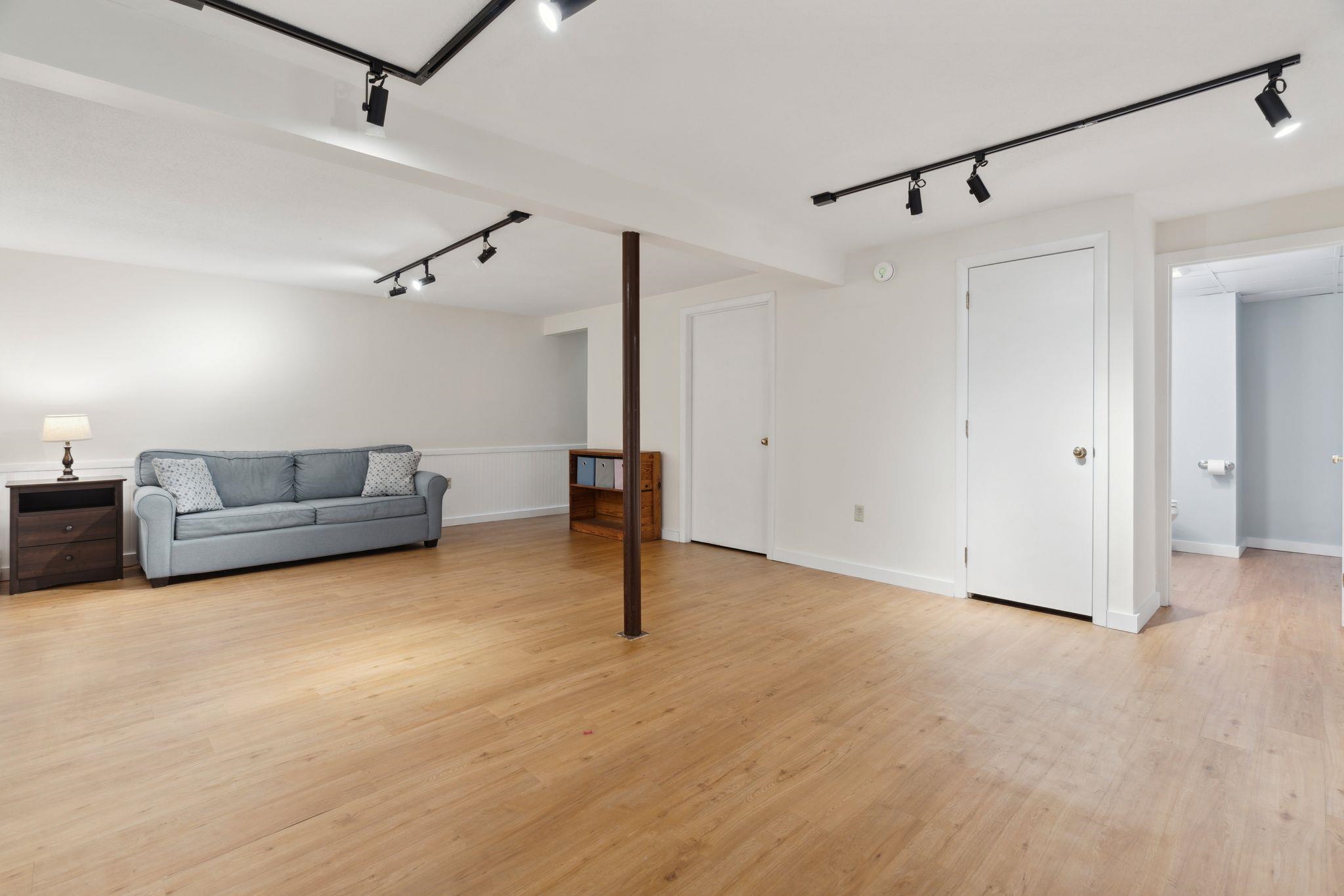 32 Floyd Avenue Unit: 10