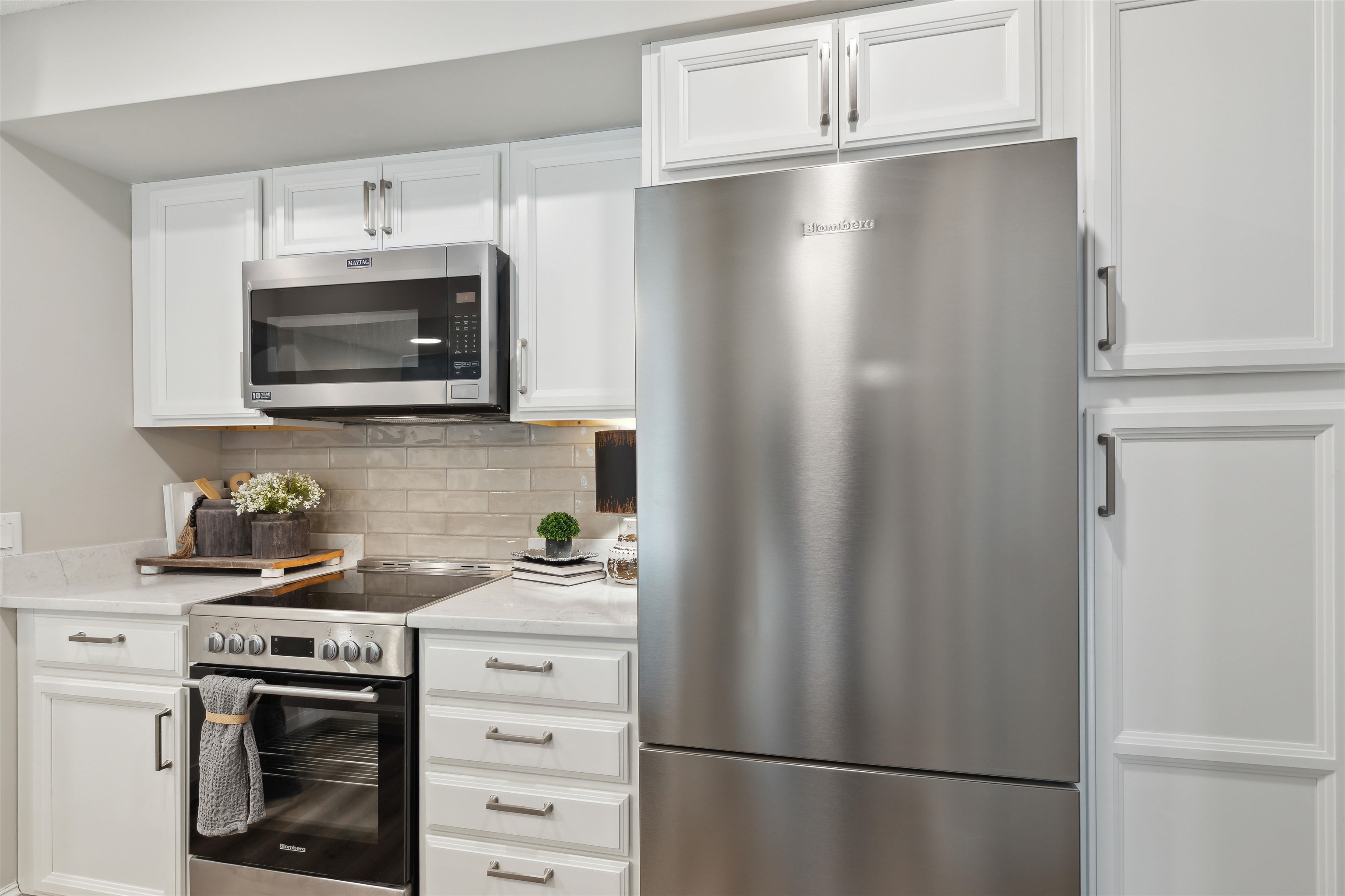 30 Wolf Road Unit: 602