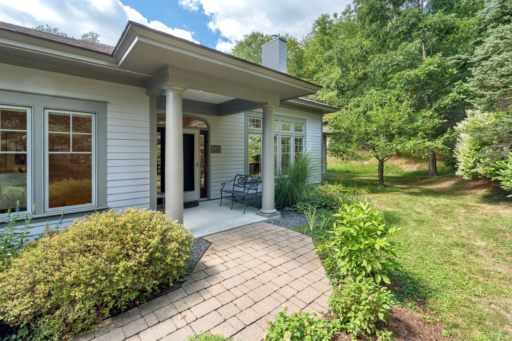 7 Bacchus Circle