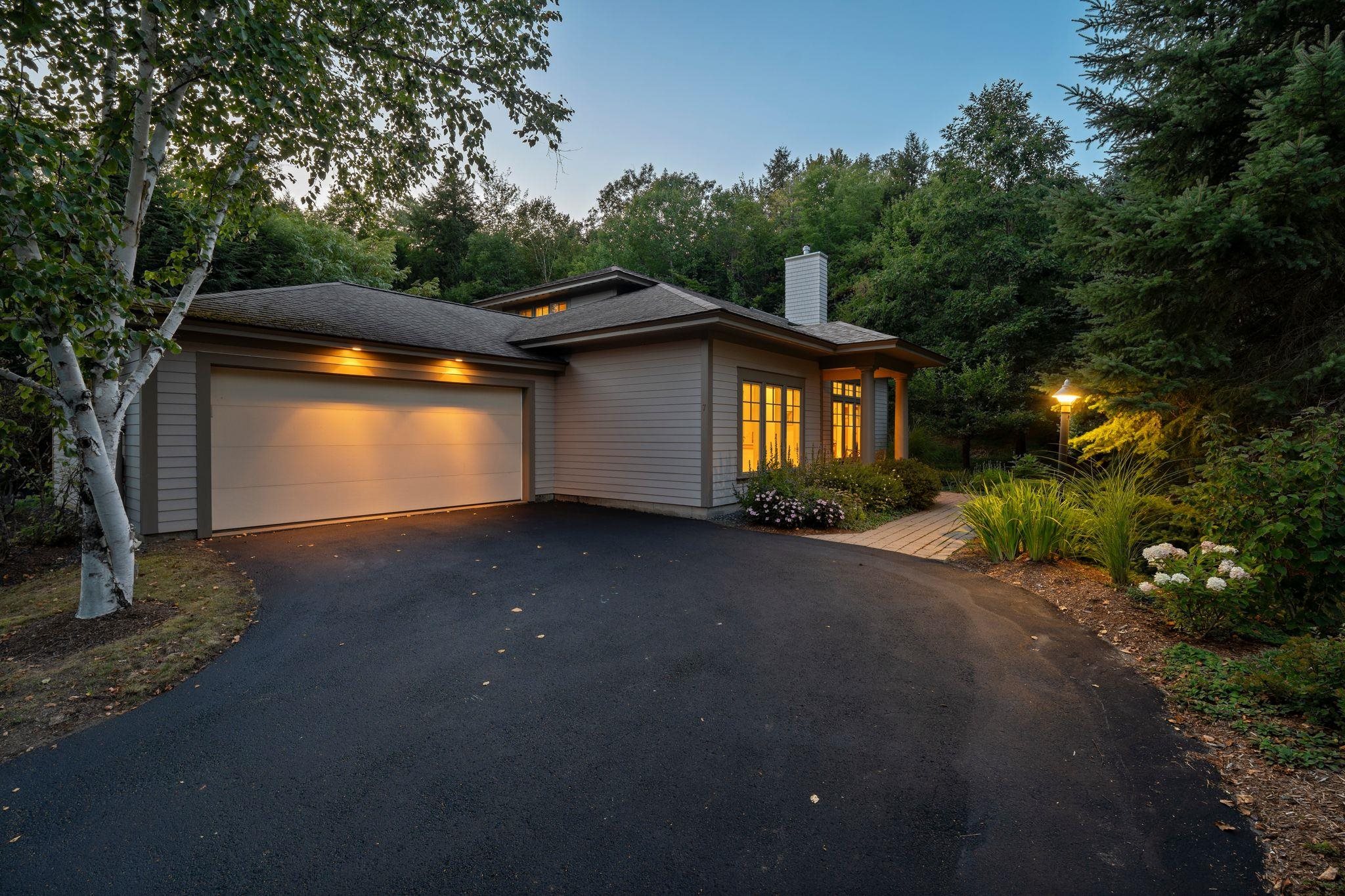 7 Bacchus Circle