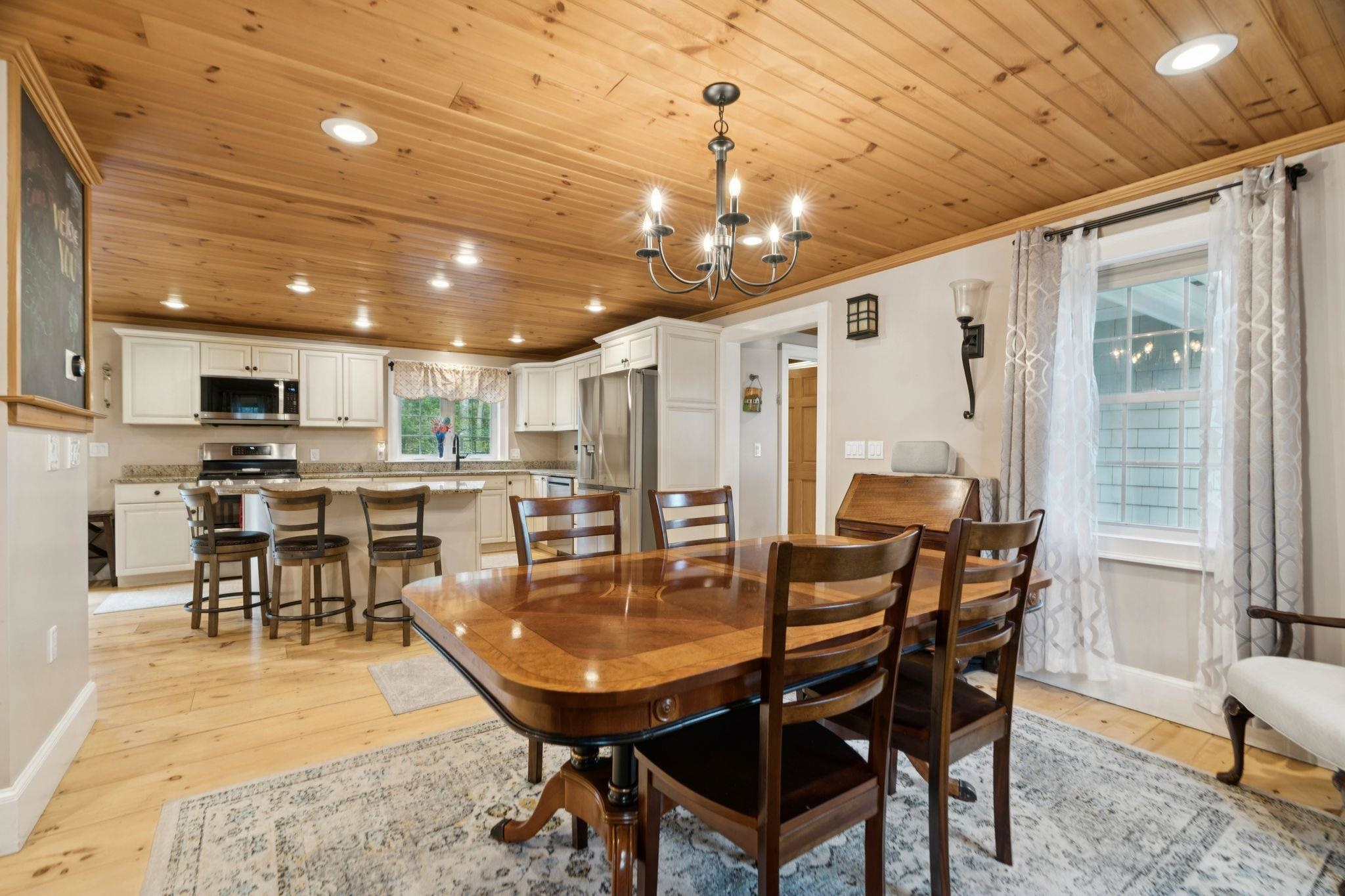 137 Woodland Heights