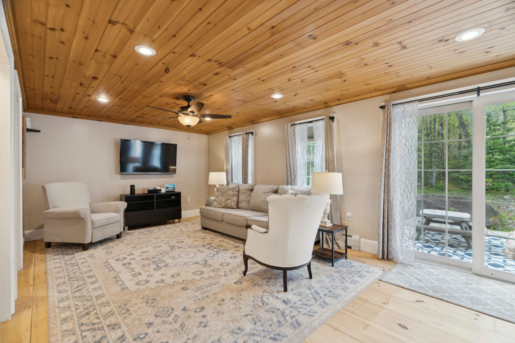 137 Woodland Heights