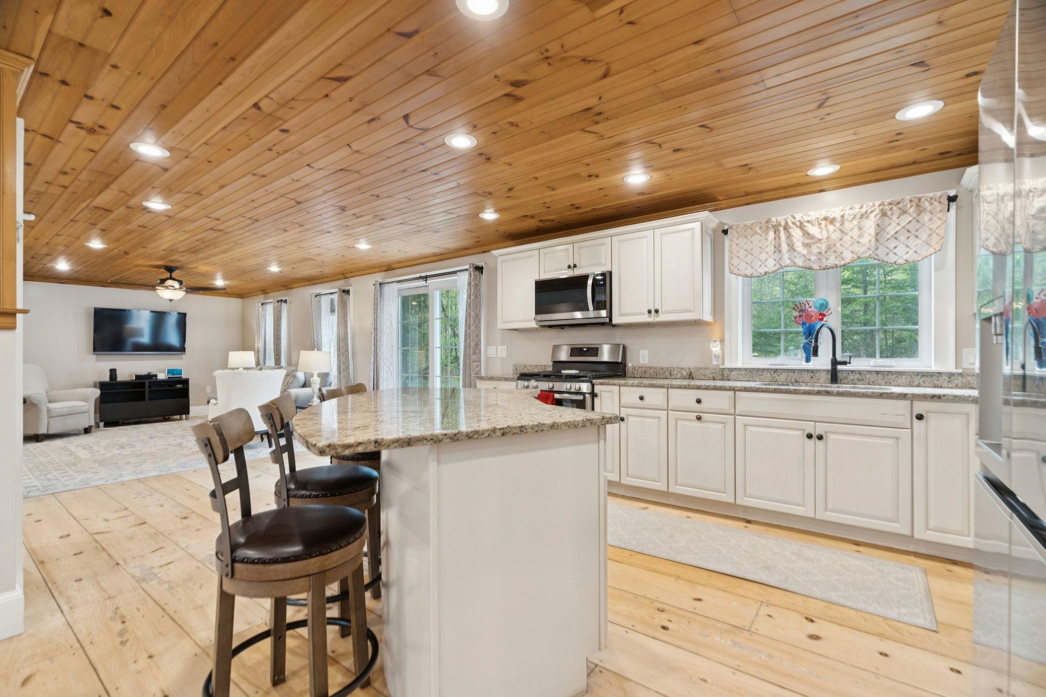 137 Woodland Heights