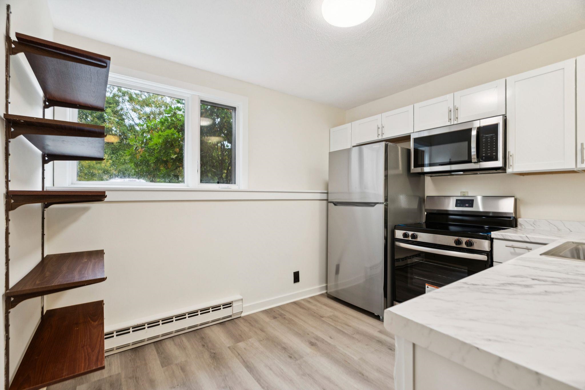 310 Brook Hollow Unit: 310