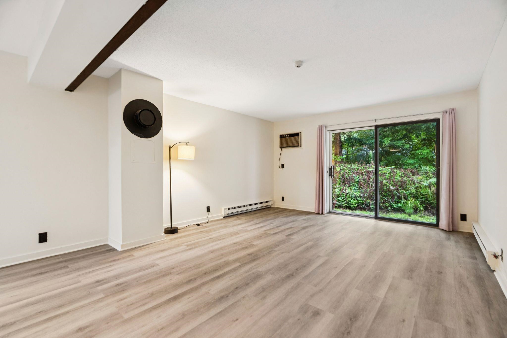 310 Brook Hollow Unit: 310