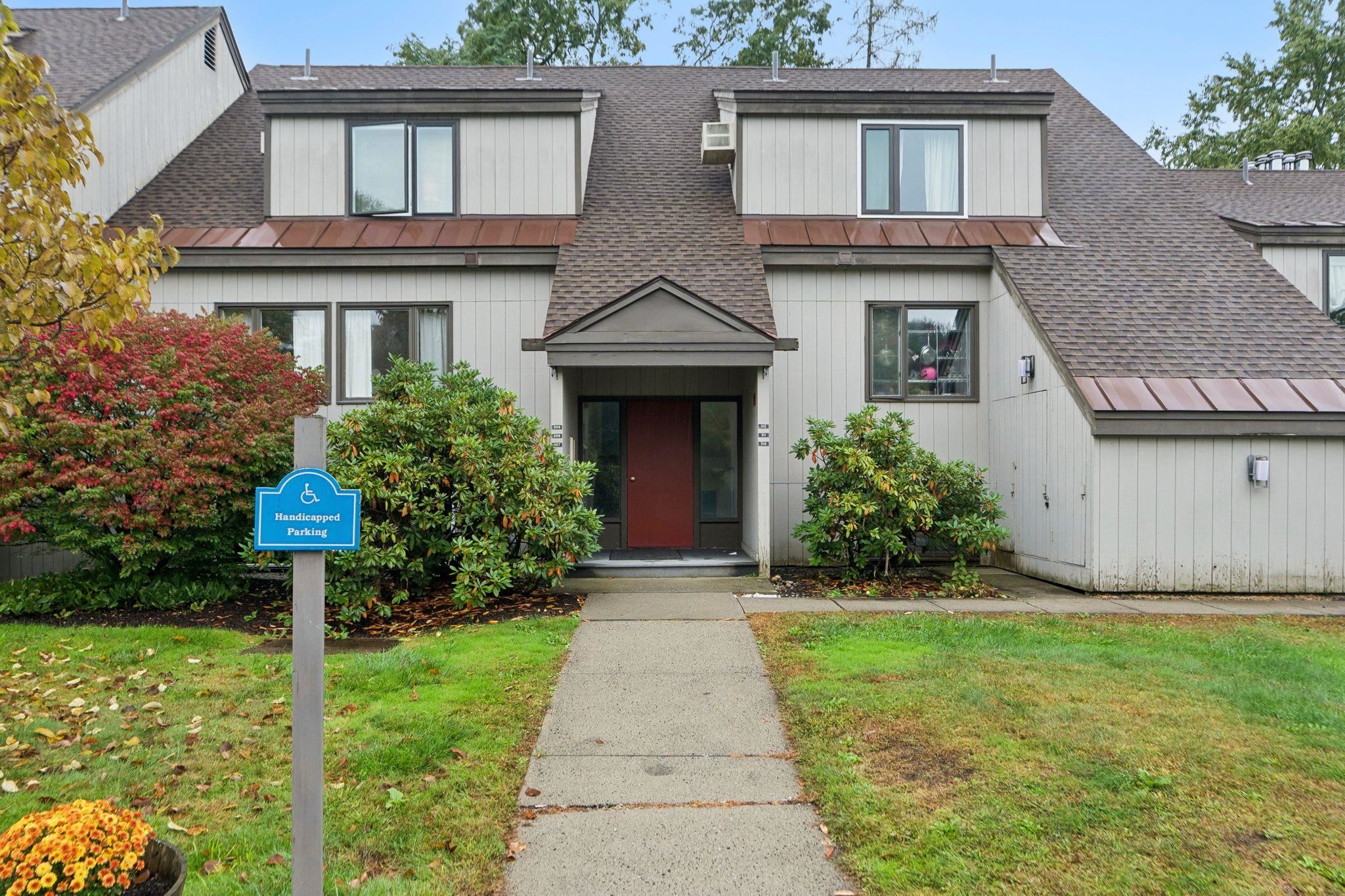 310 Brook Hollow Unit: 310