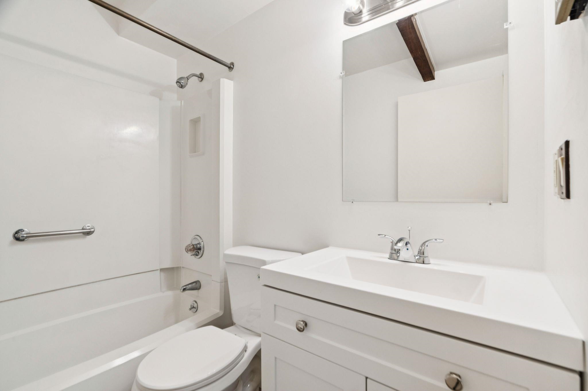 310 Brook Hollow Unit: 310