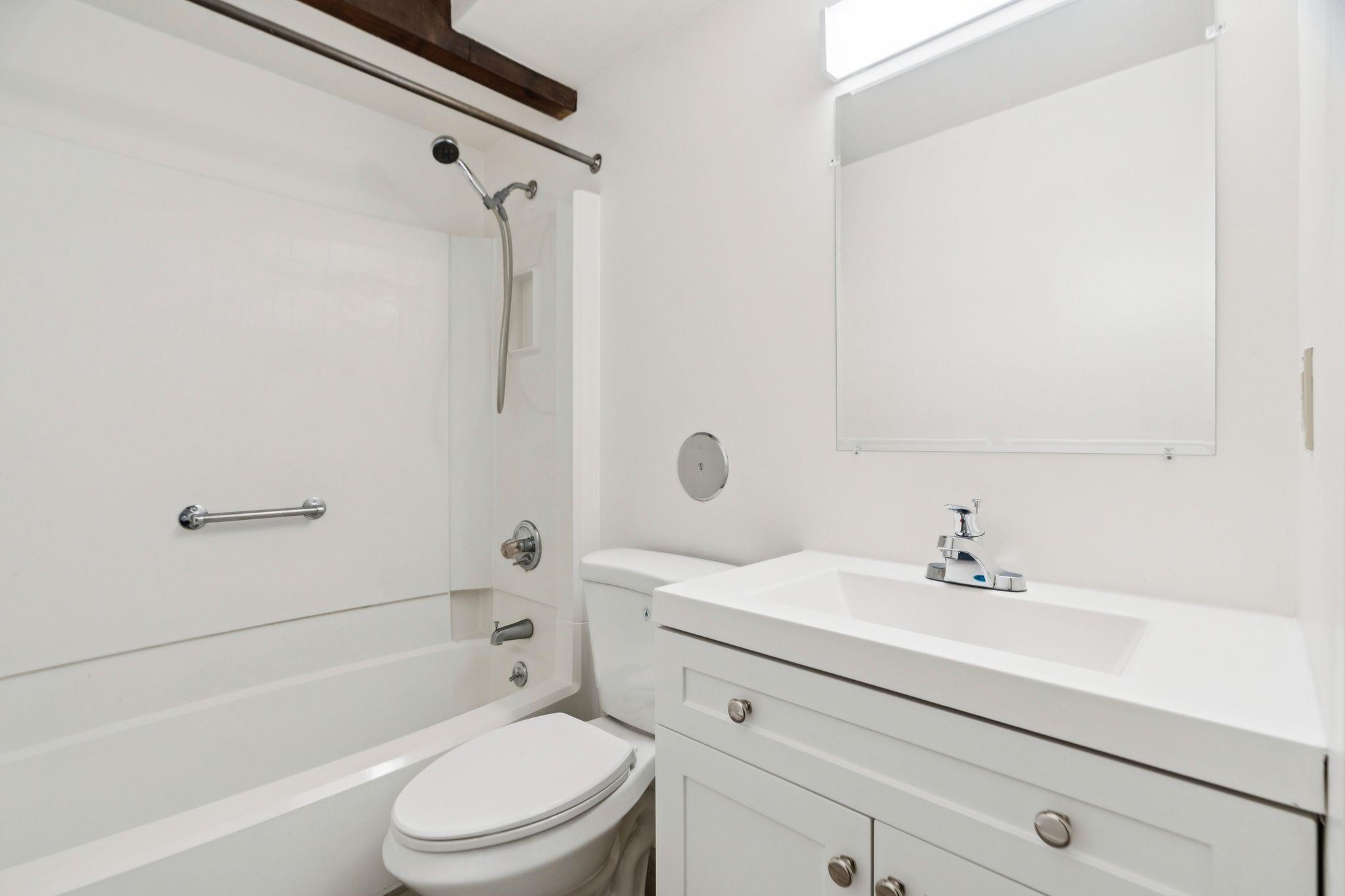 310 Brook Hollow Unit: 310