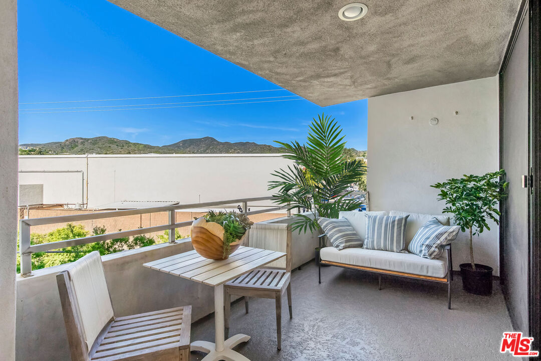 15480 Antioch St Unit: 304