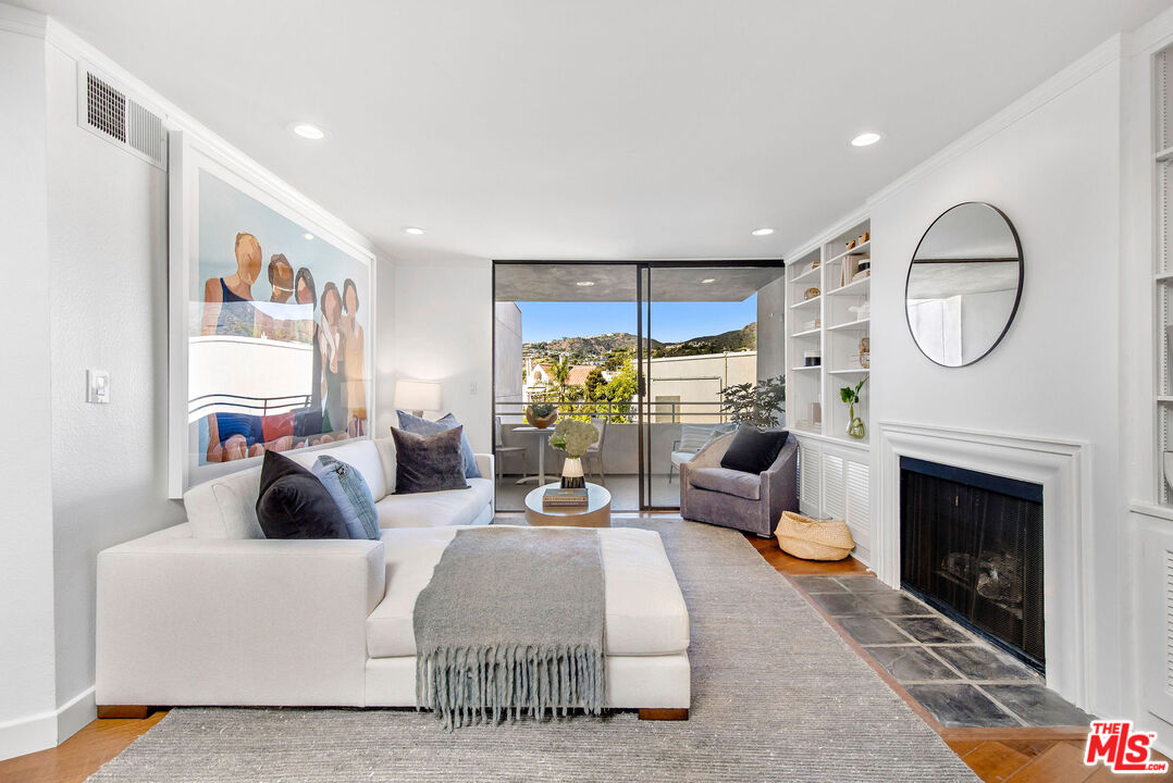 15480 Antioch St Unit: 304