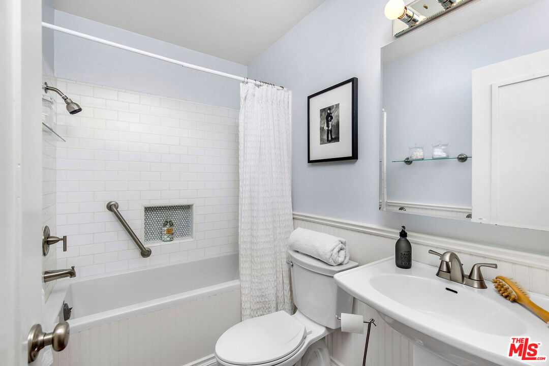15480 Antioch St Unit: 304