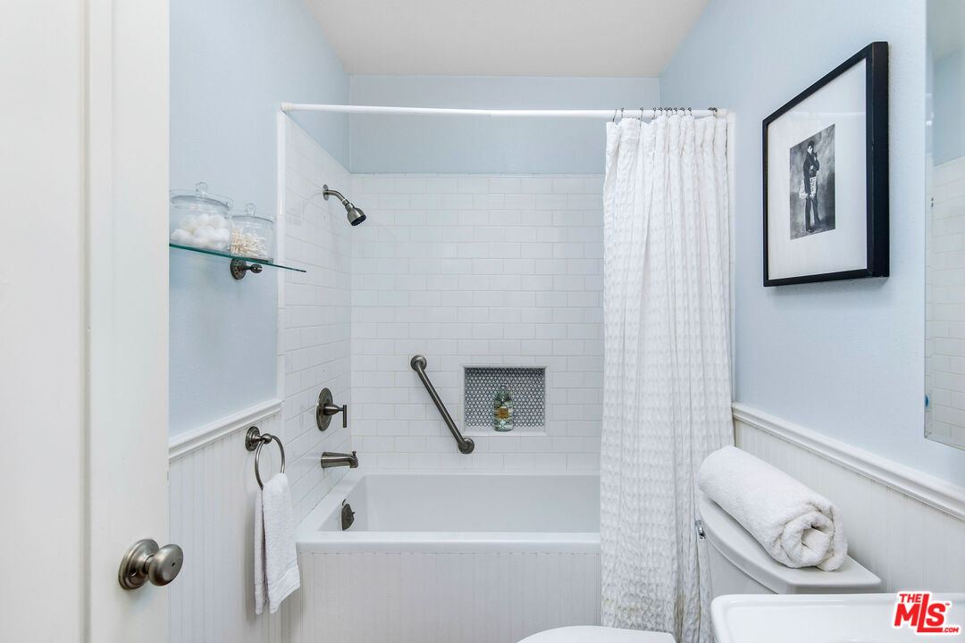 15480 Antioch St Unit: 304