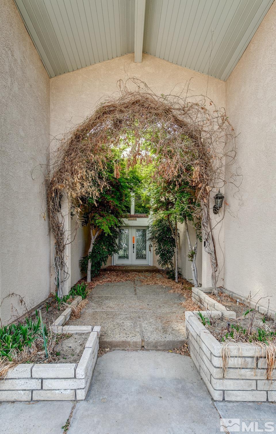 1129 Rice Road
