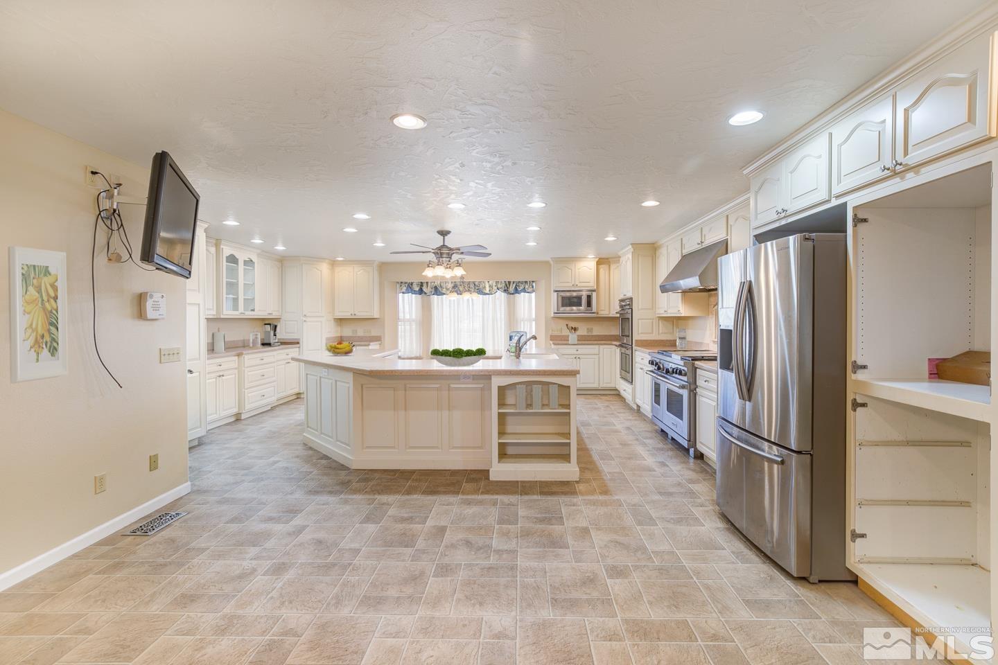1129 Rice Road