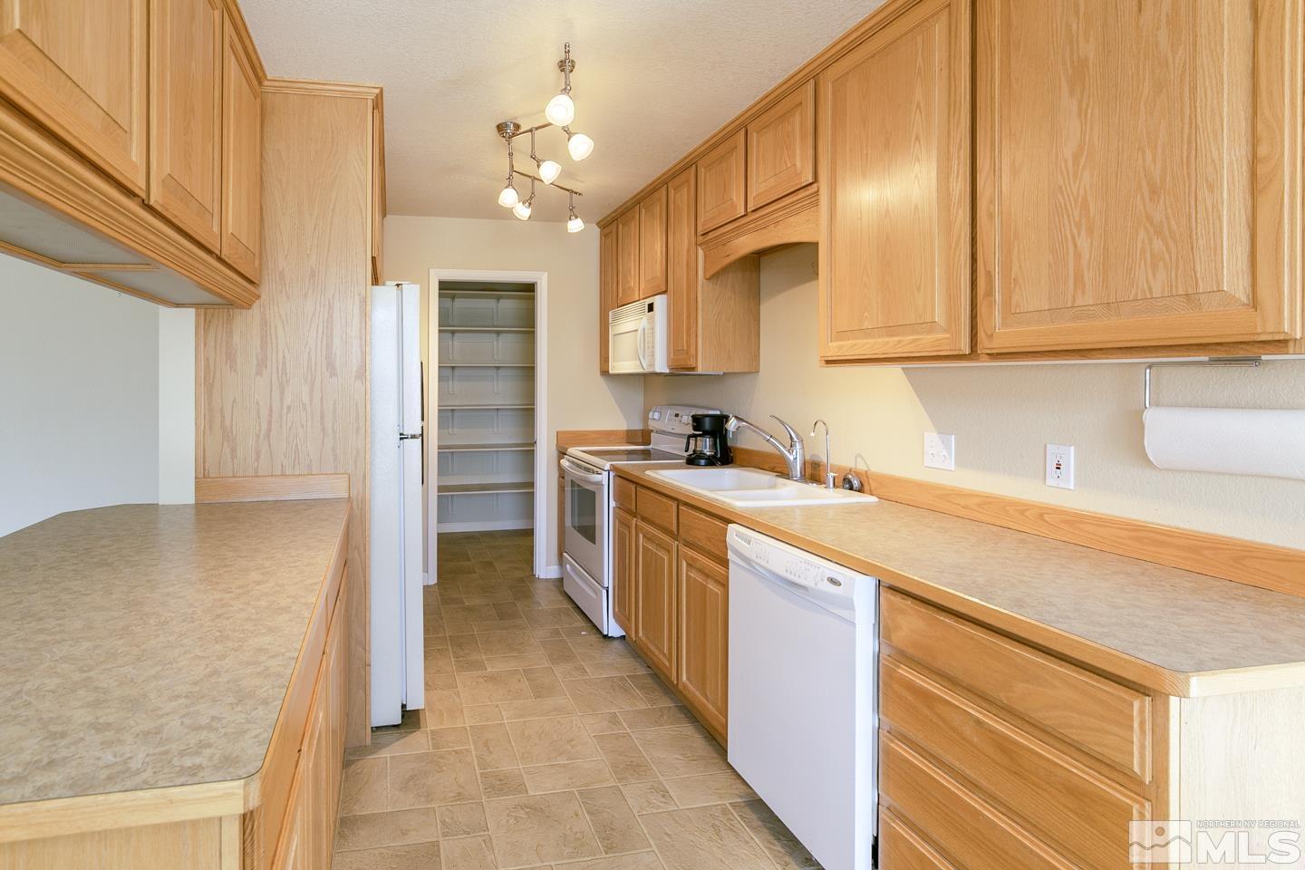 1129 Rice Road