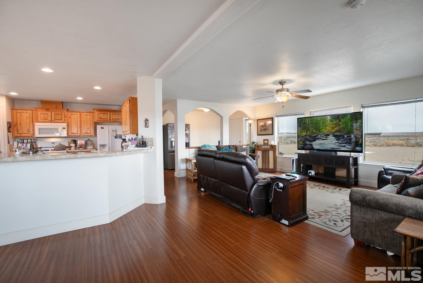 7565 Tamarack Avenue