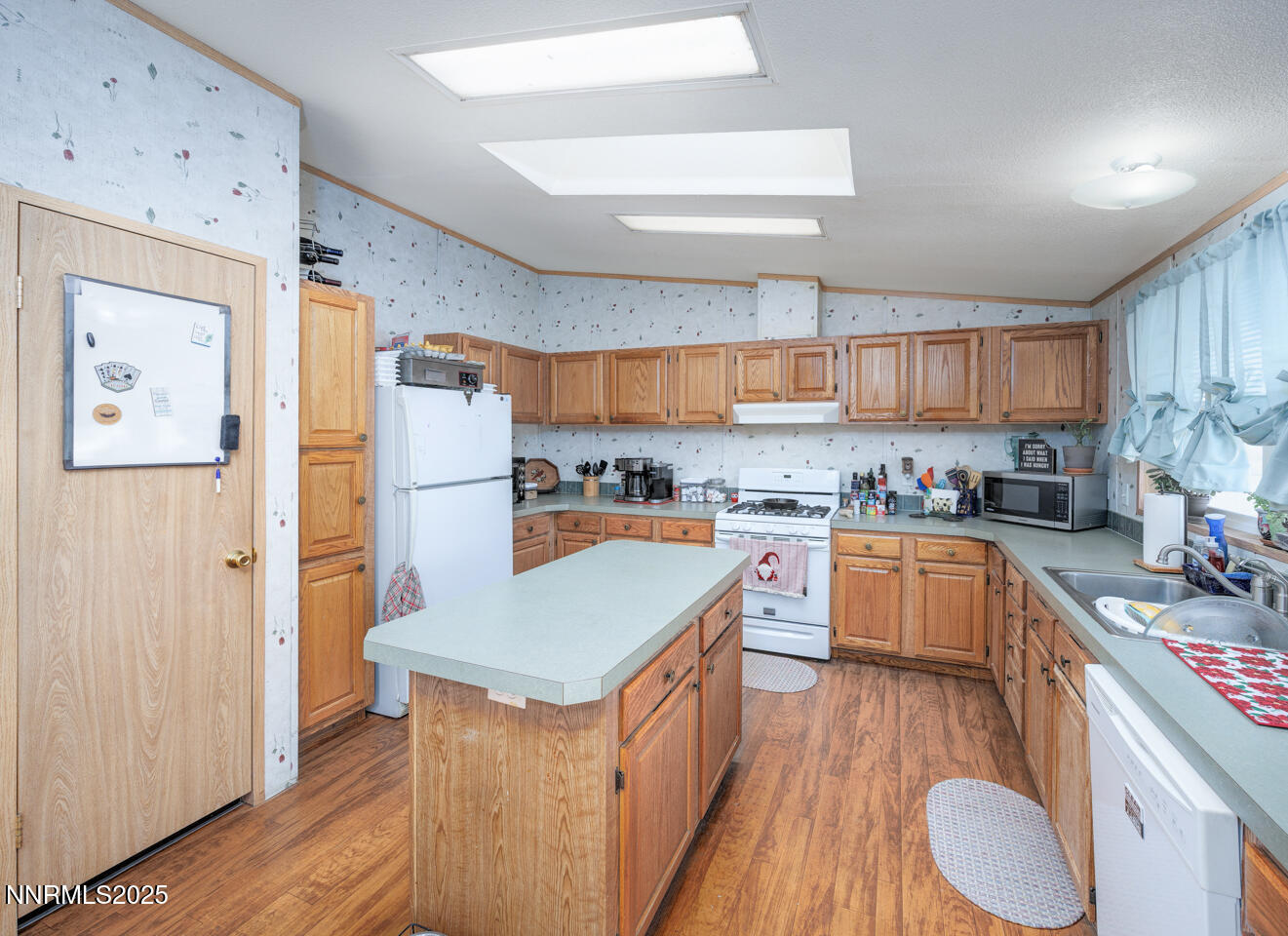 3717 Hillsboro Boulevard