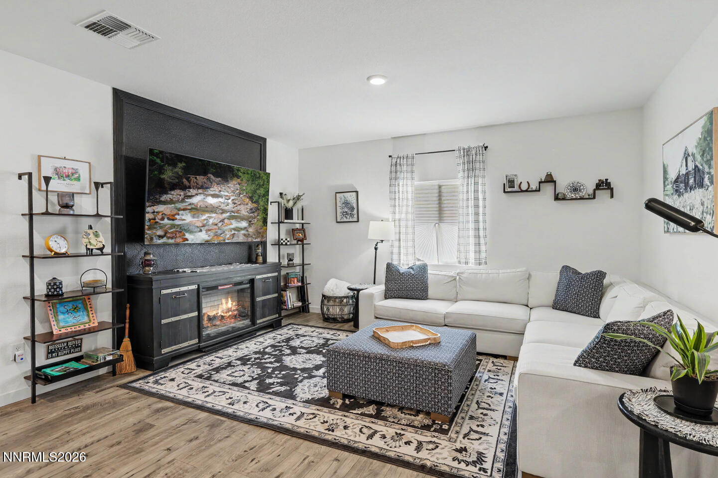 1085 Tamarack Court