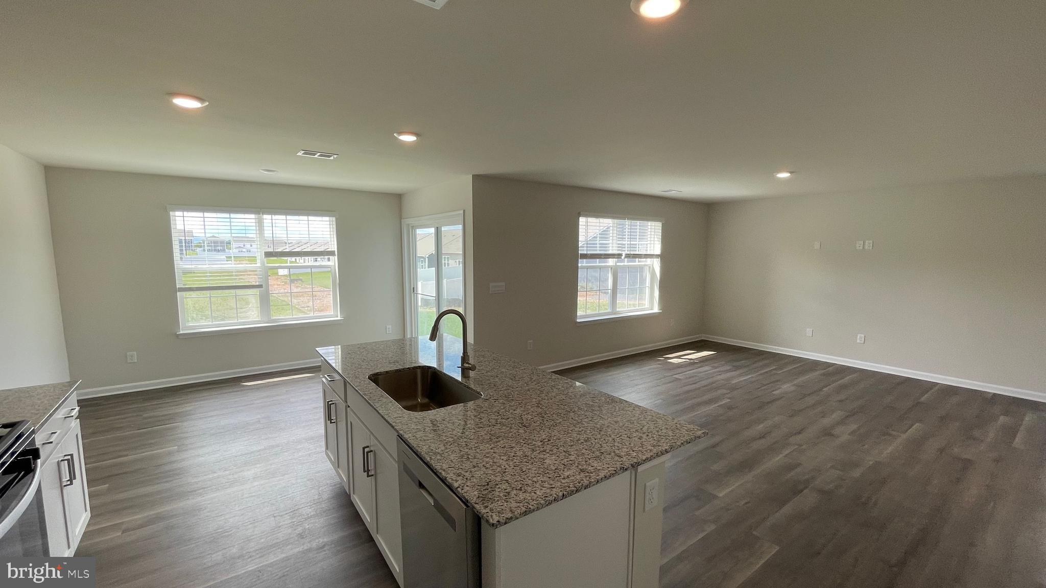 192 HAMSTEAD DR