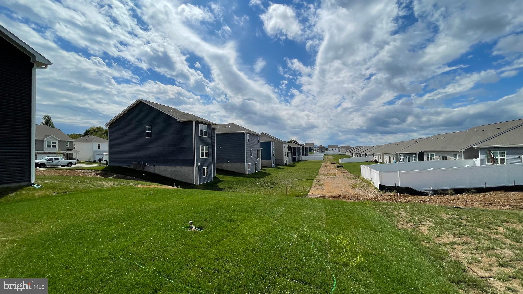 192 HAMSTEAD DR
