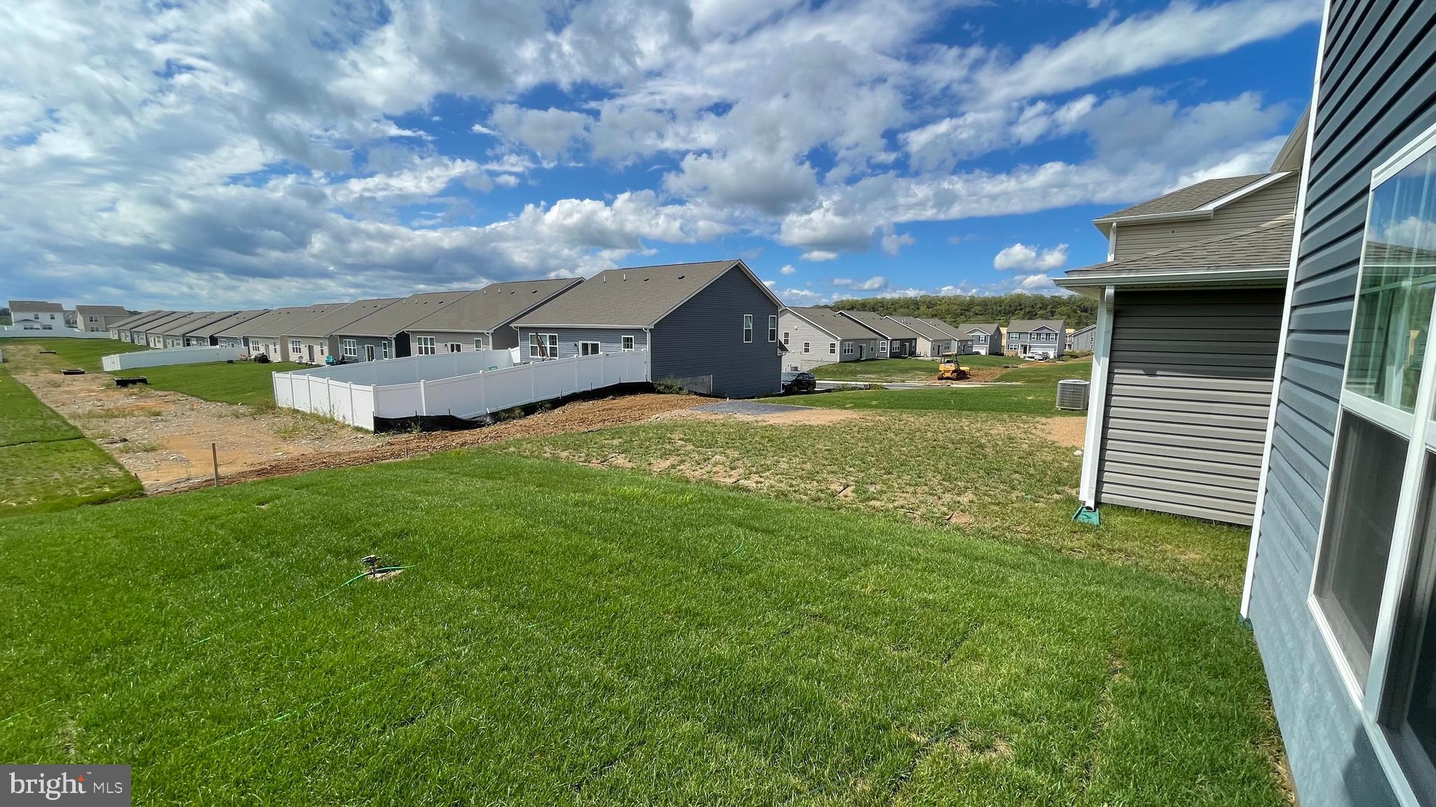 192 HAMSTEAD DR