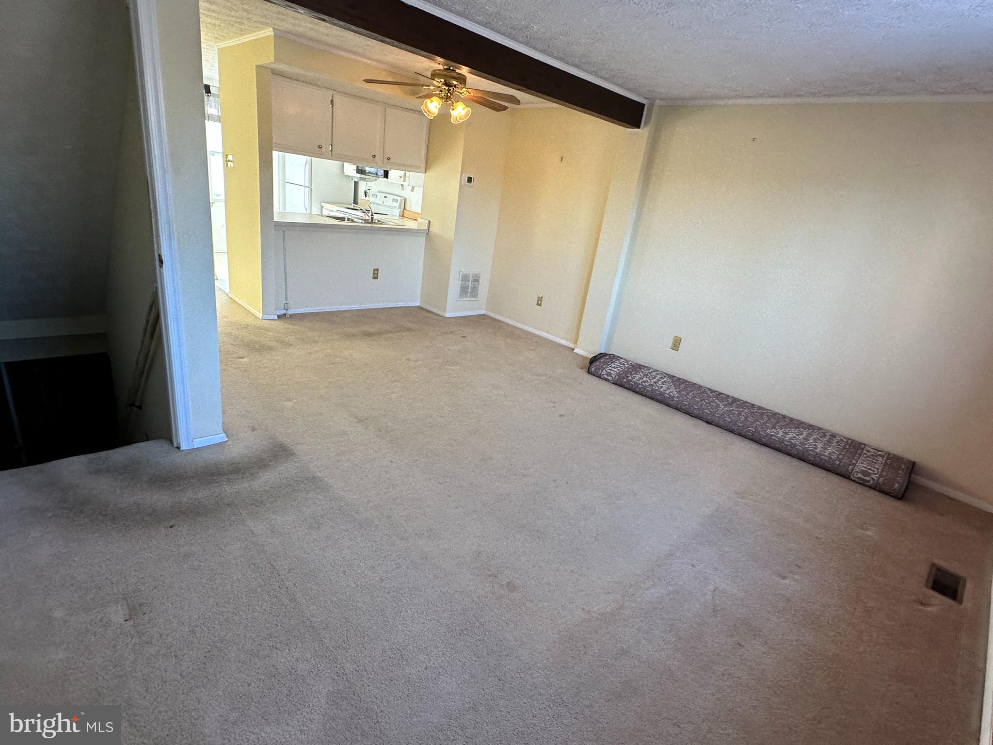8270 Crestmont Cir