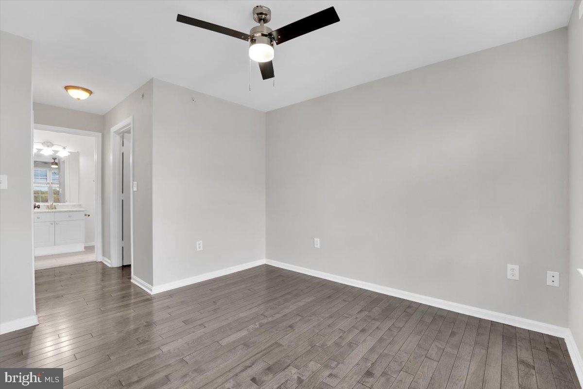 4542 SUPERIOR SQ