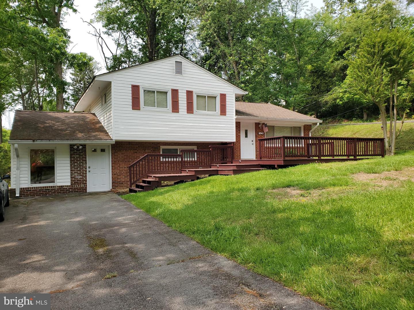 18947 Barnette Cir