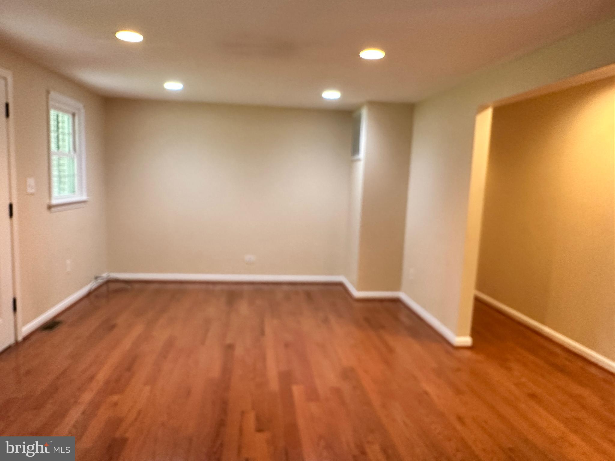 4745 Asdee Ln