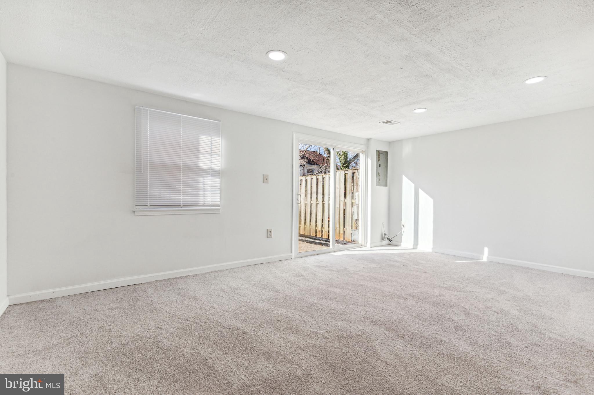 2068 Mayflower Dr