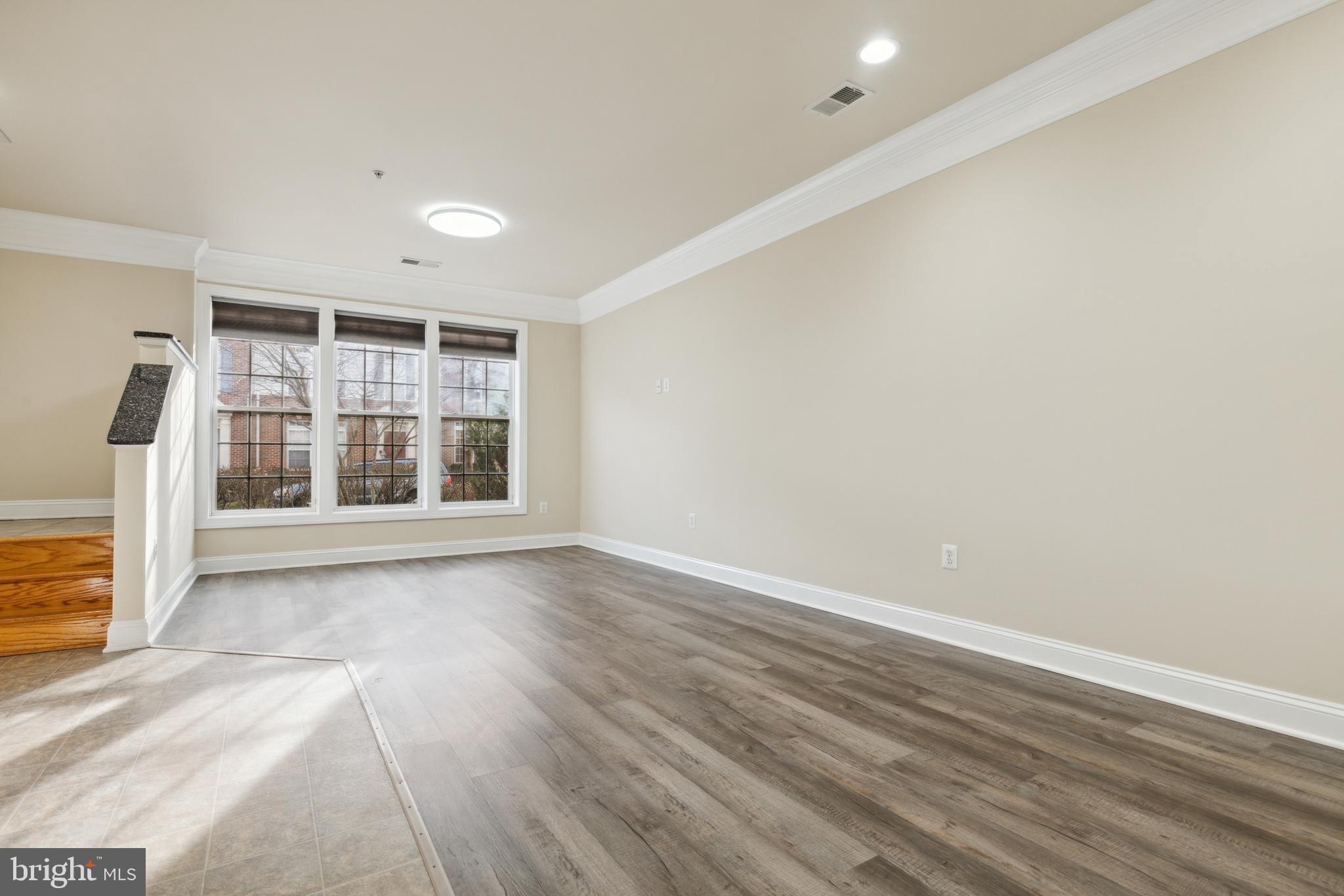 2129 Abbottsbury Way