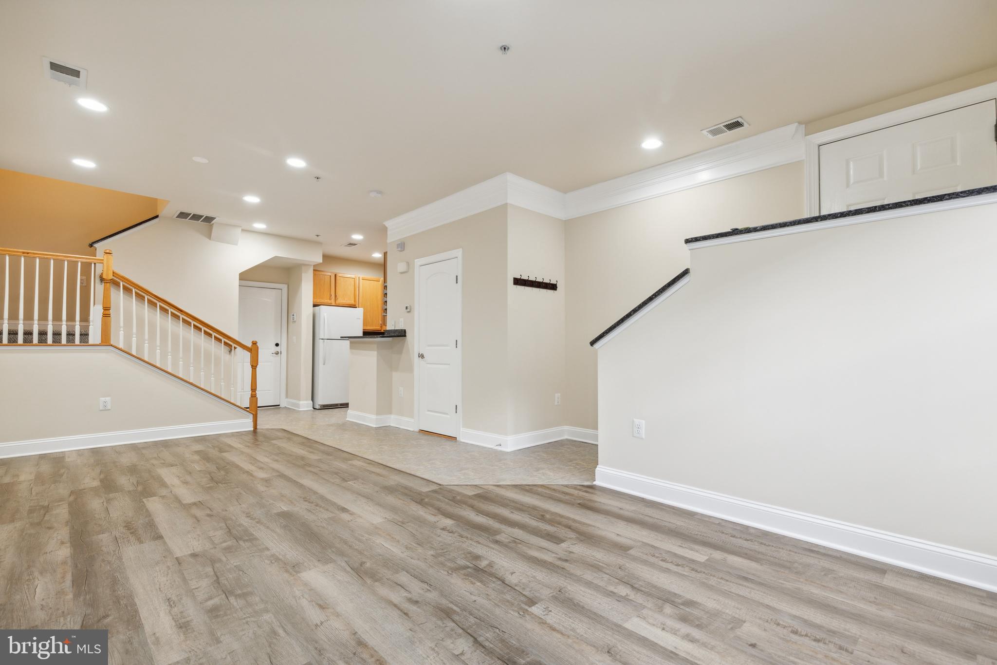 2129 Abbottsbury Way