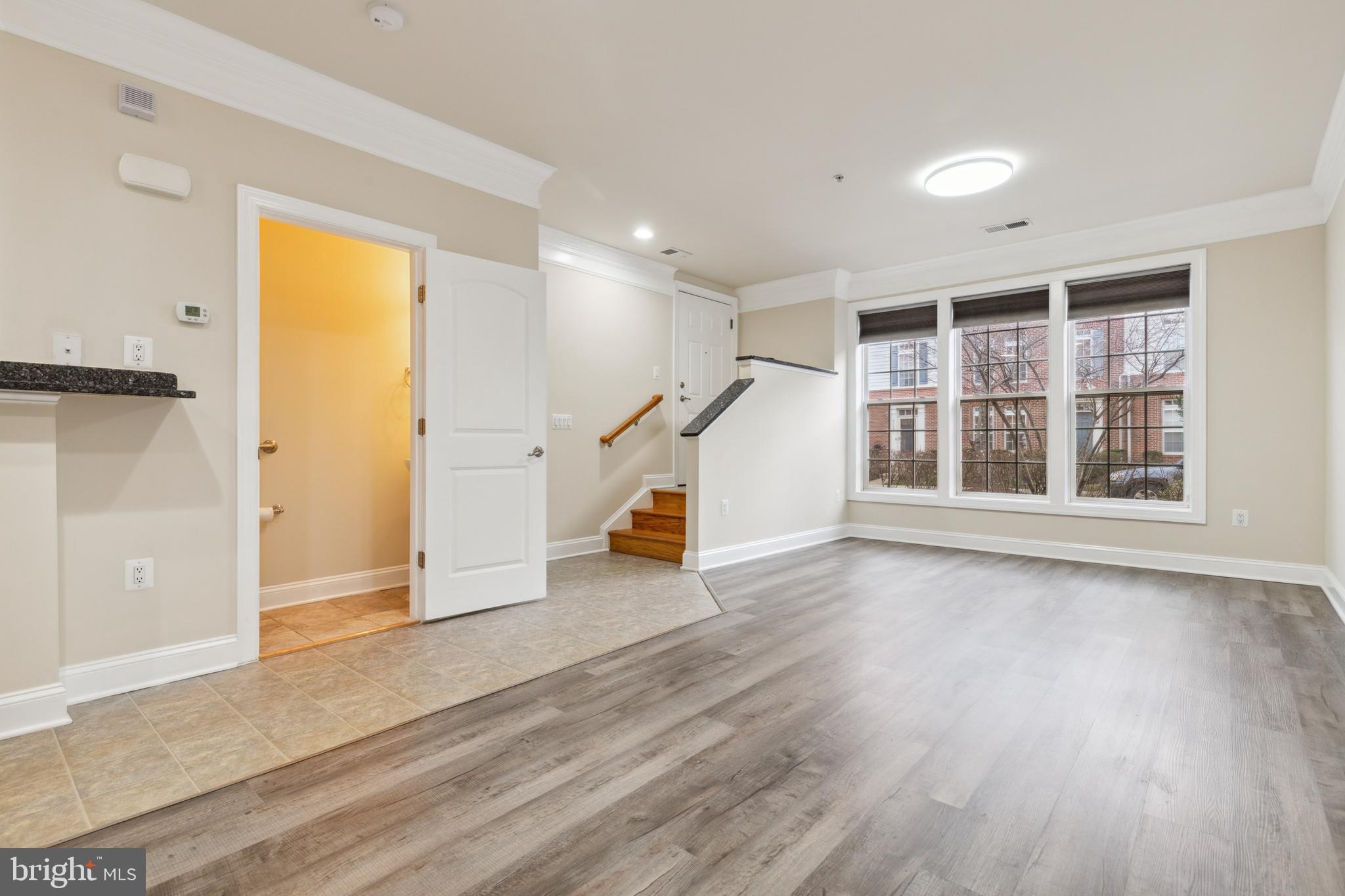 2129 Abbottsbury Way