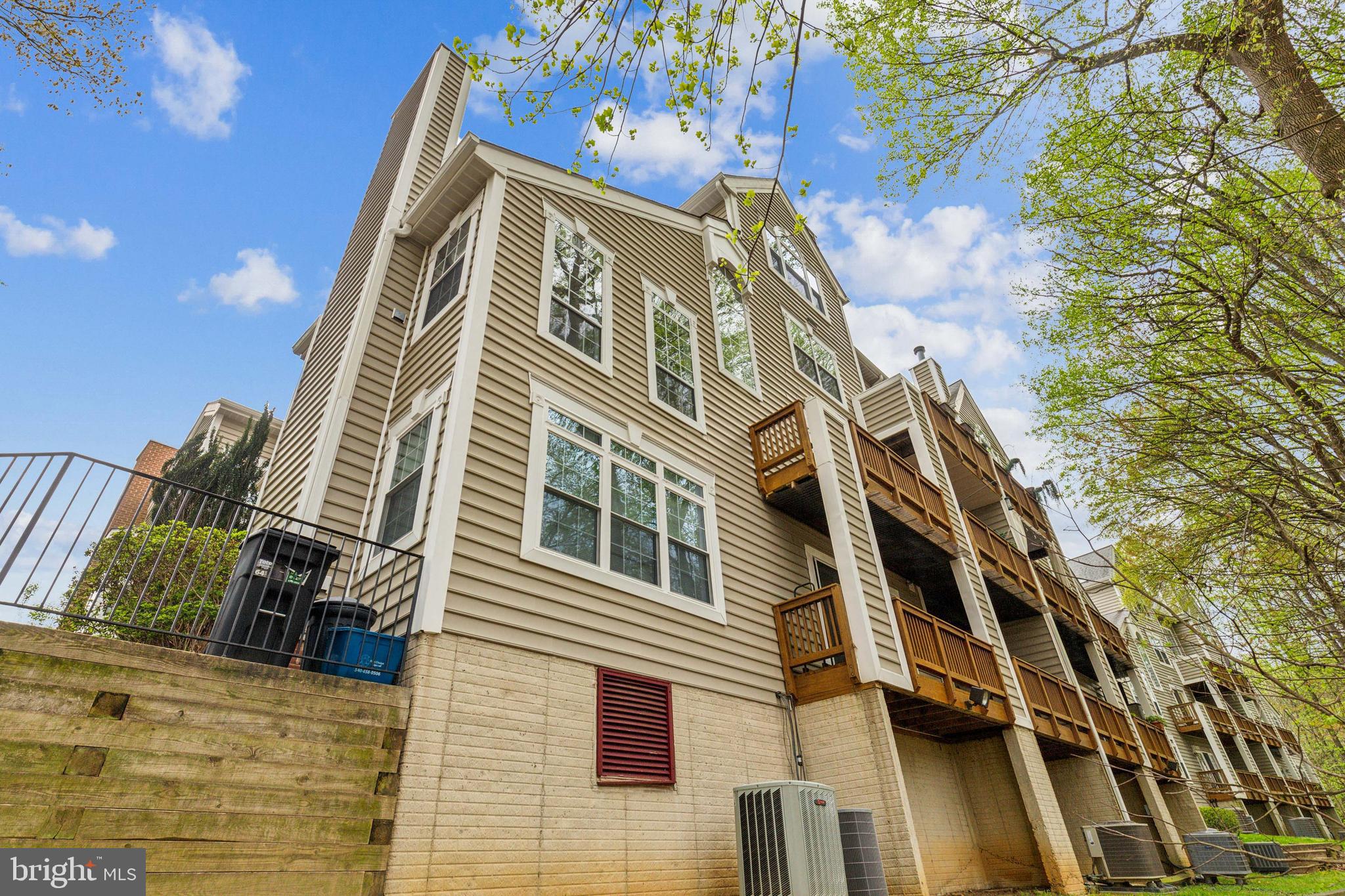 313 Overlook Dr #313