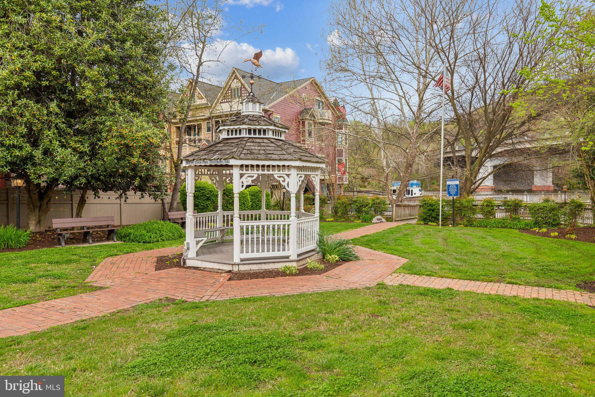 313 Overlook Dr #313