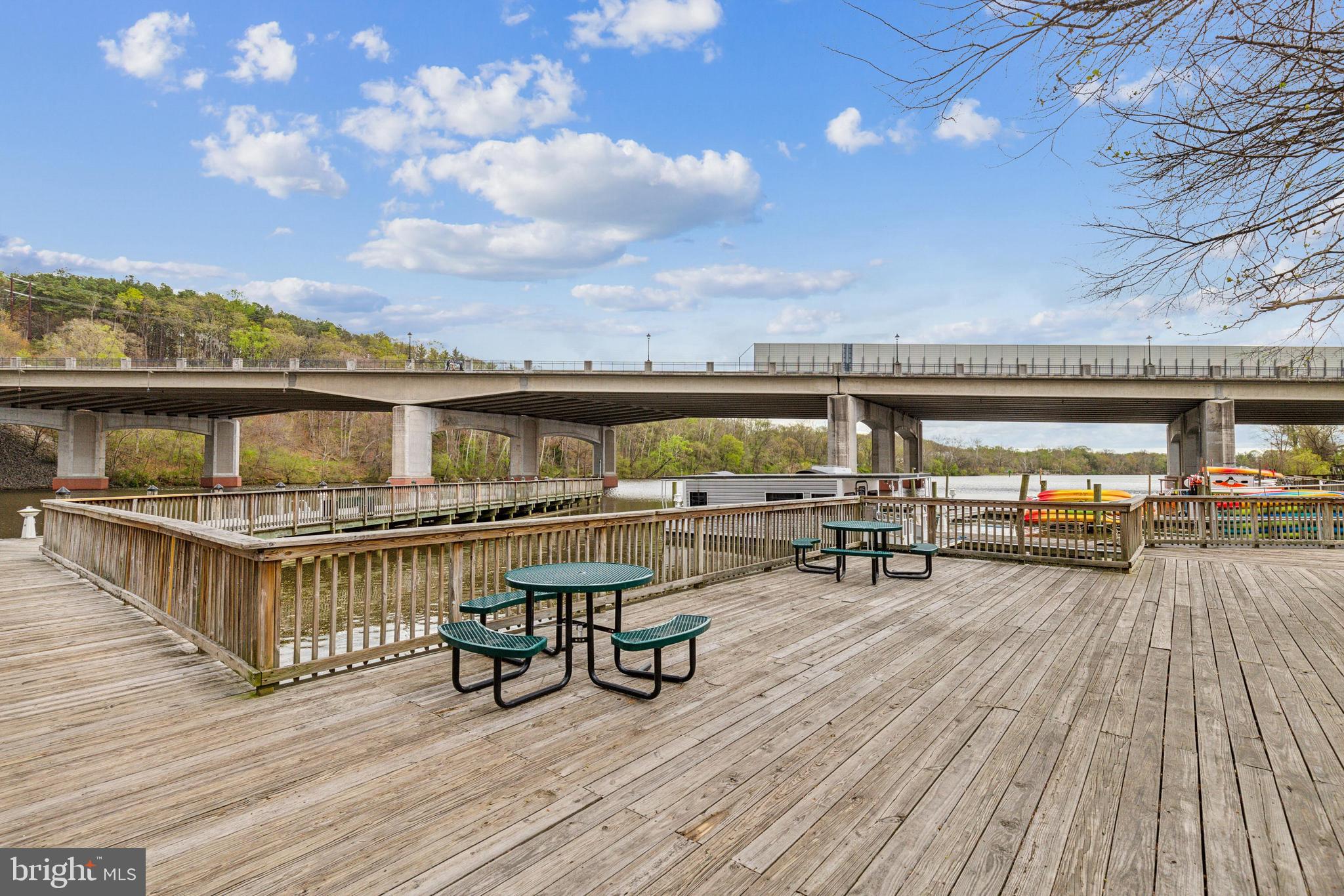 313 Overlook Dr #313
