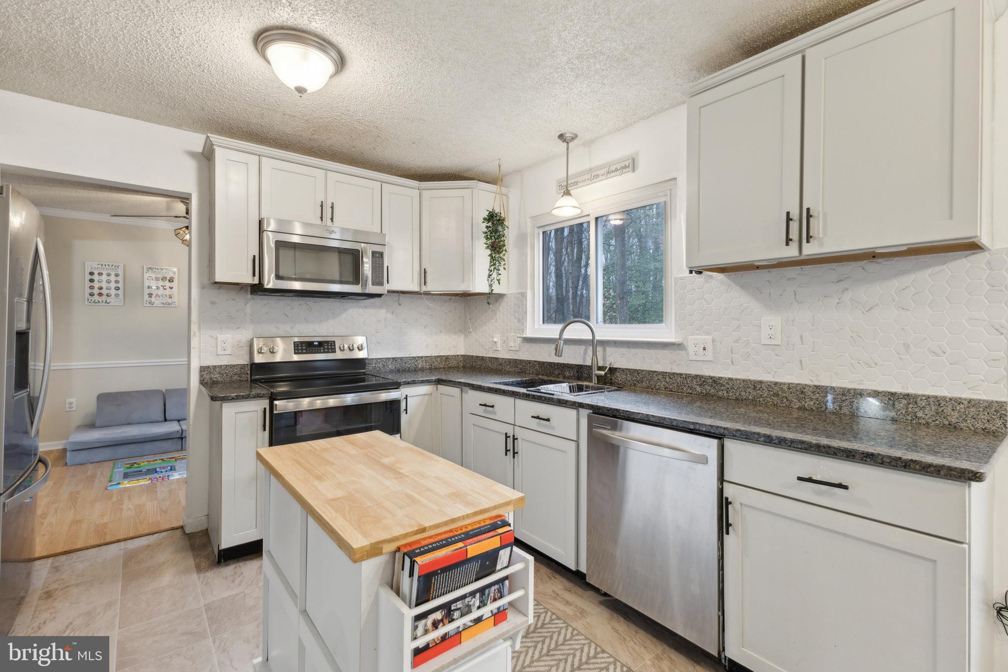 16017 Laconia Cir