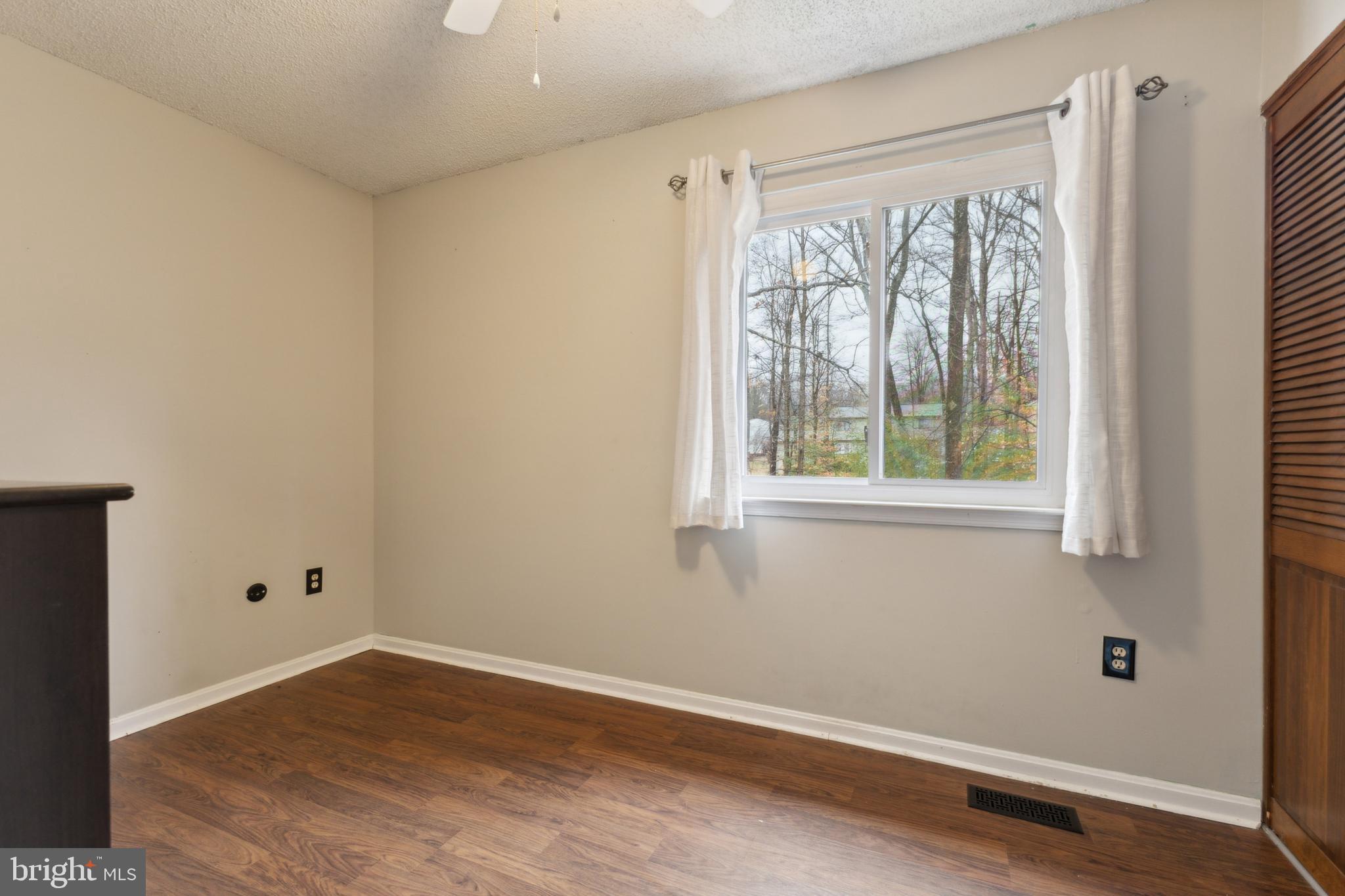 16017 Laconia Cir