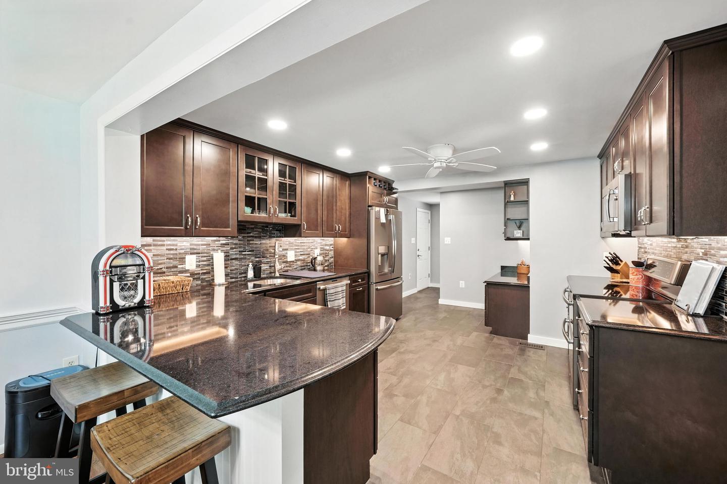 10282 Greystone Rd