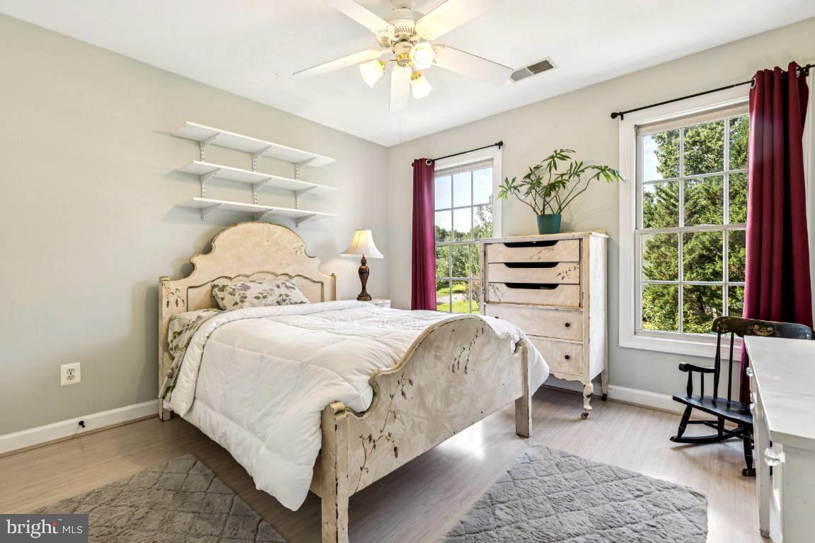 7834 MEADOWGATE DRIVE