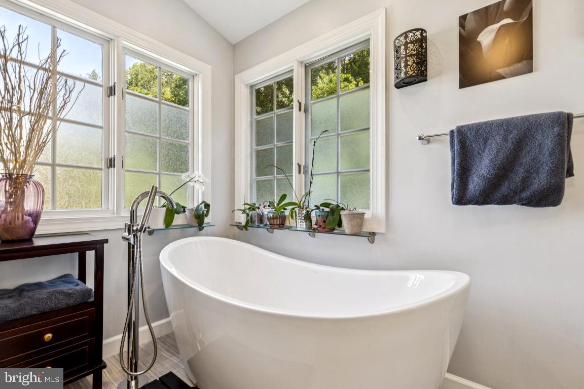 7834 MEADOWGATE DRIVE