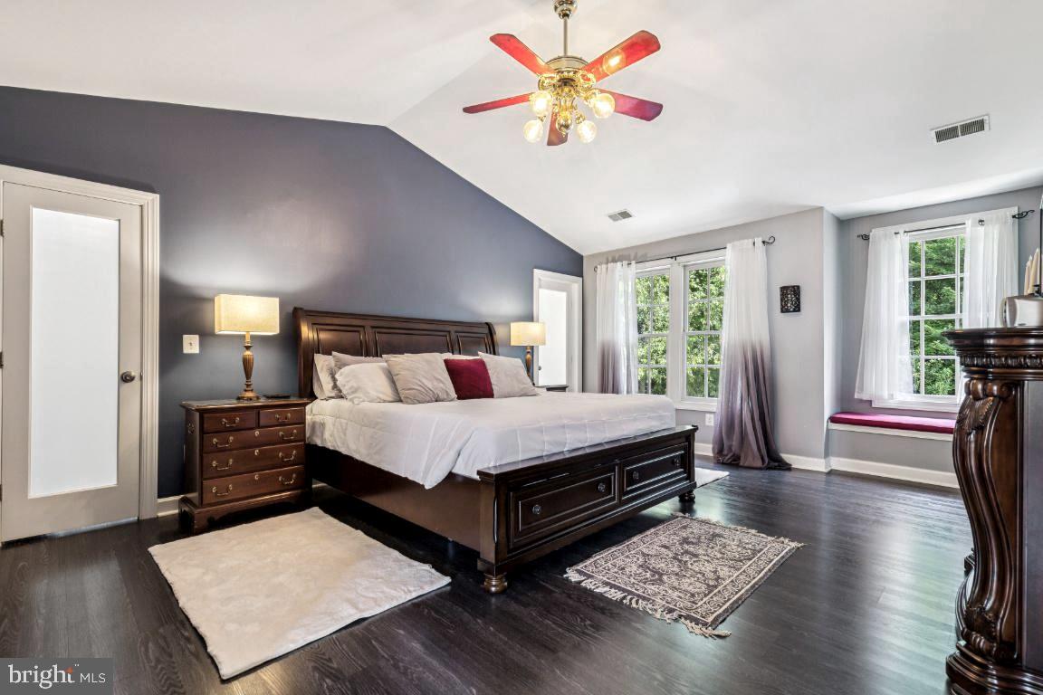 7834 MEADOWGATE DRIVE