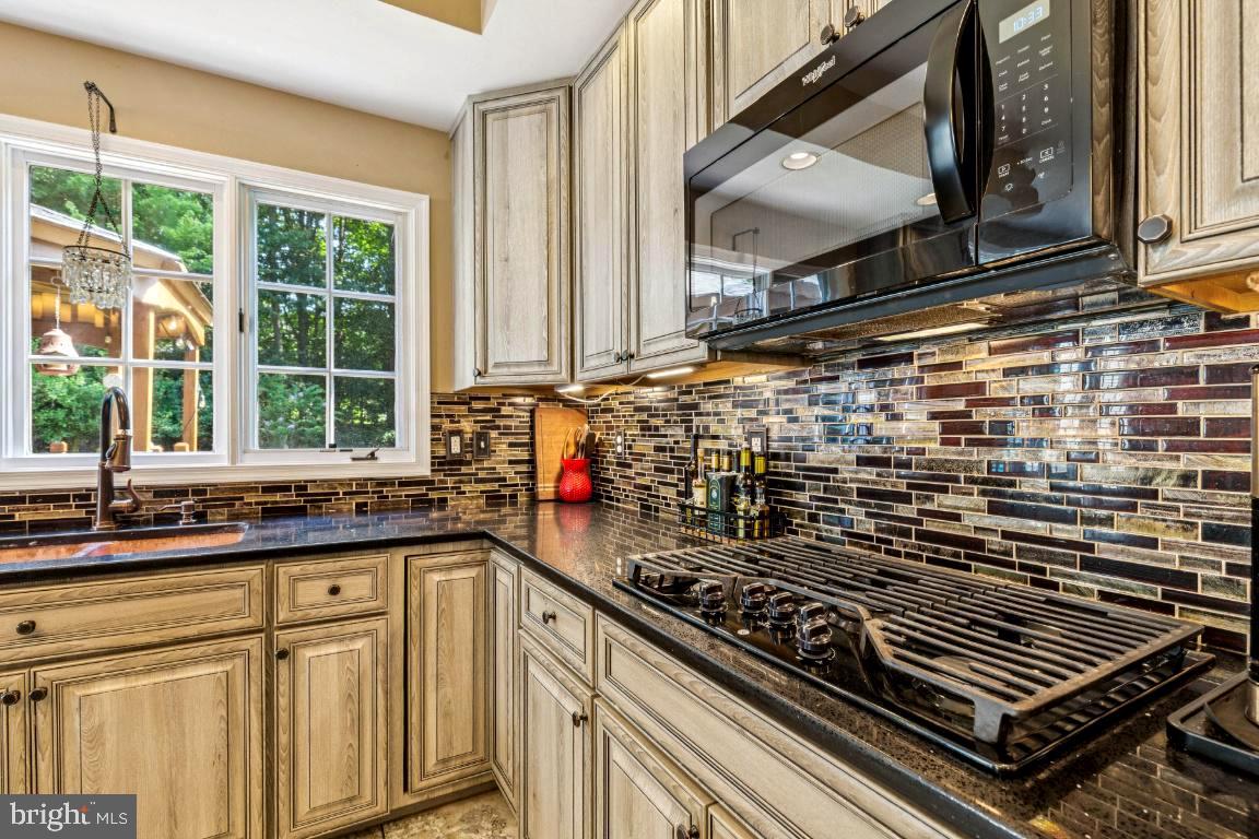 7834 MEADOWGATE DRIVE