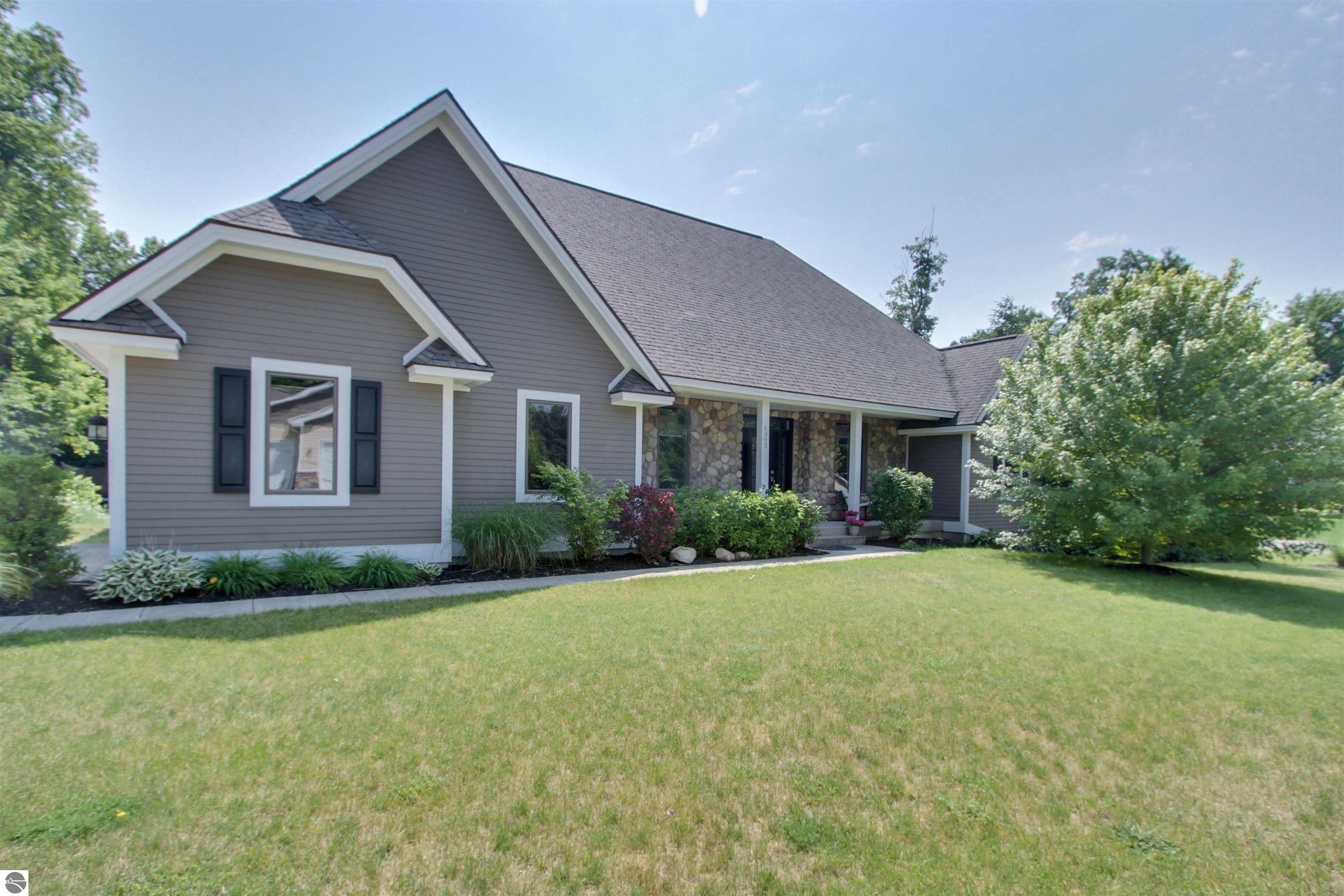 4393 Apple Tree Lane