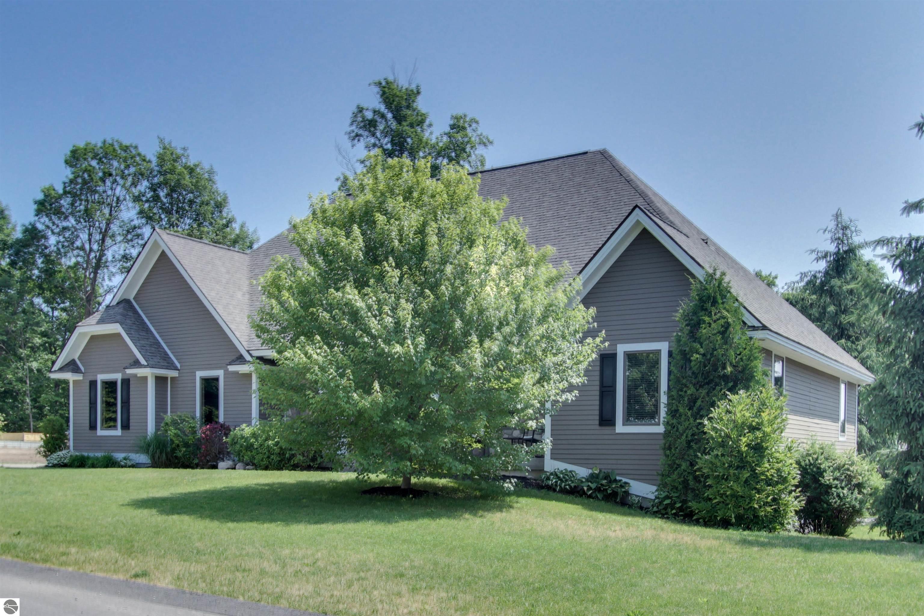 4393 Apple Tree Lane