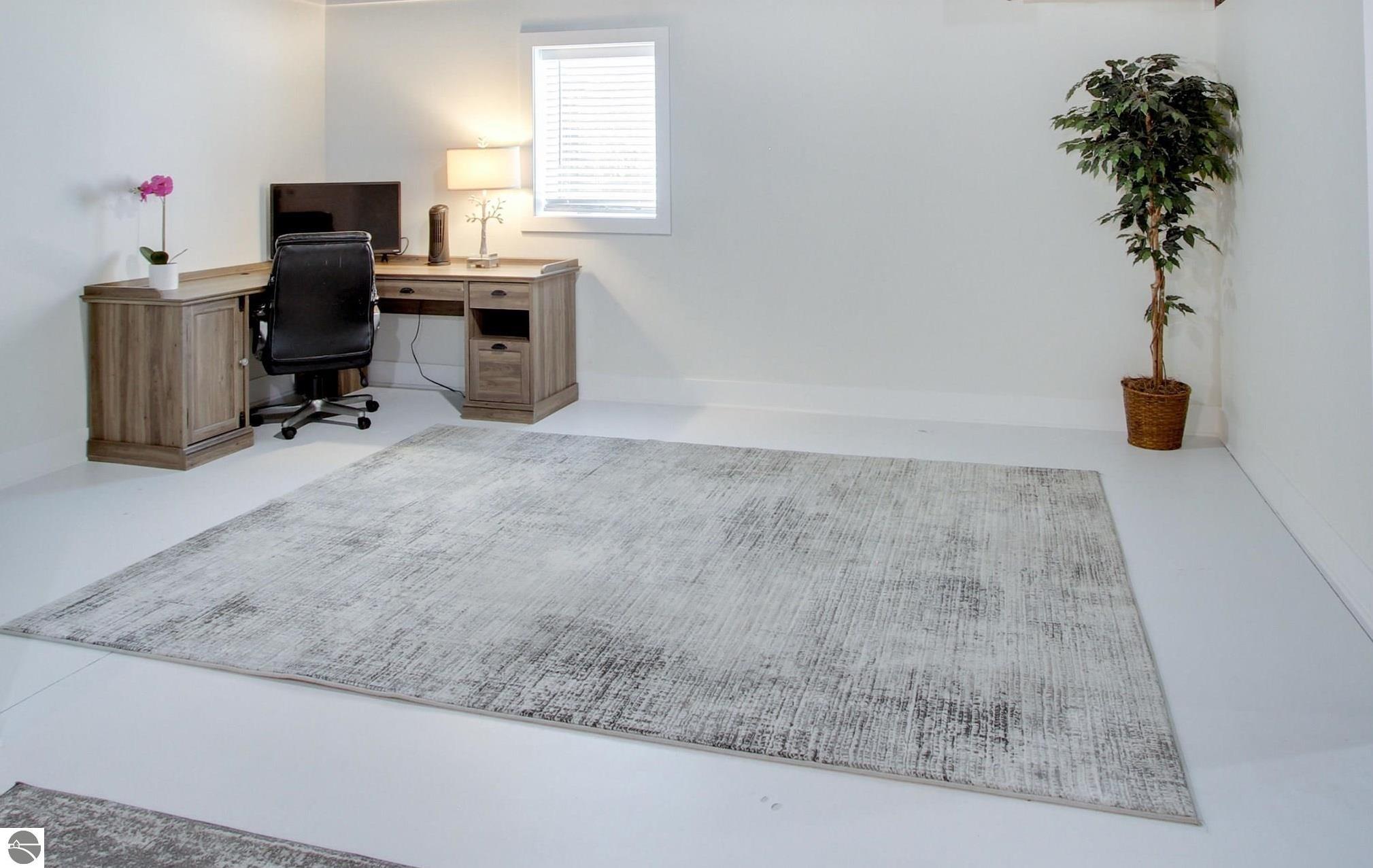 4393 Apple Tree Lane